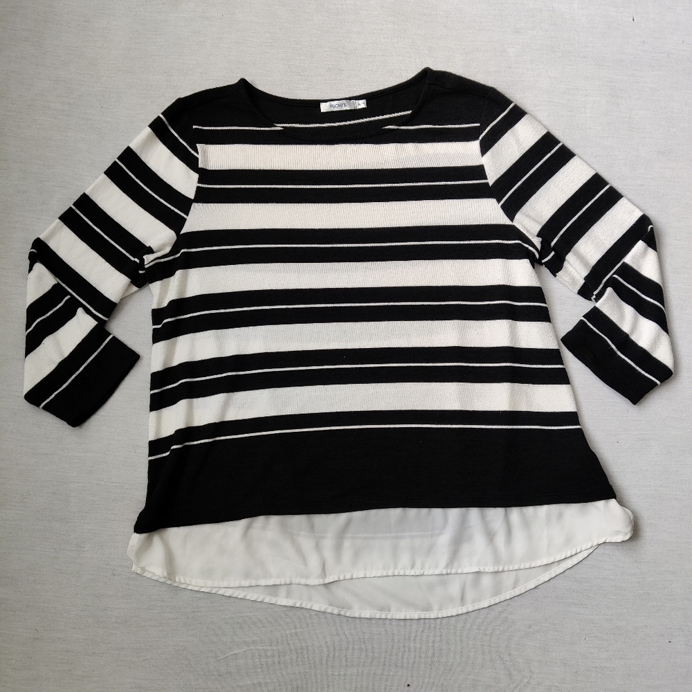 Ricki's black and white thin sweater top size XL